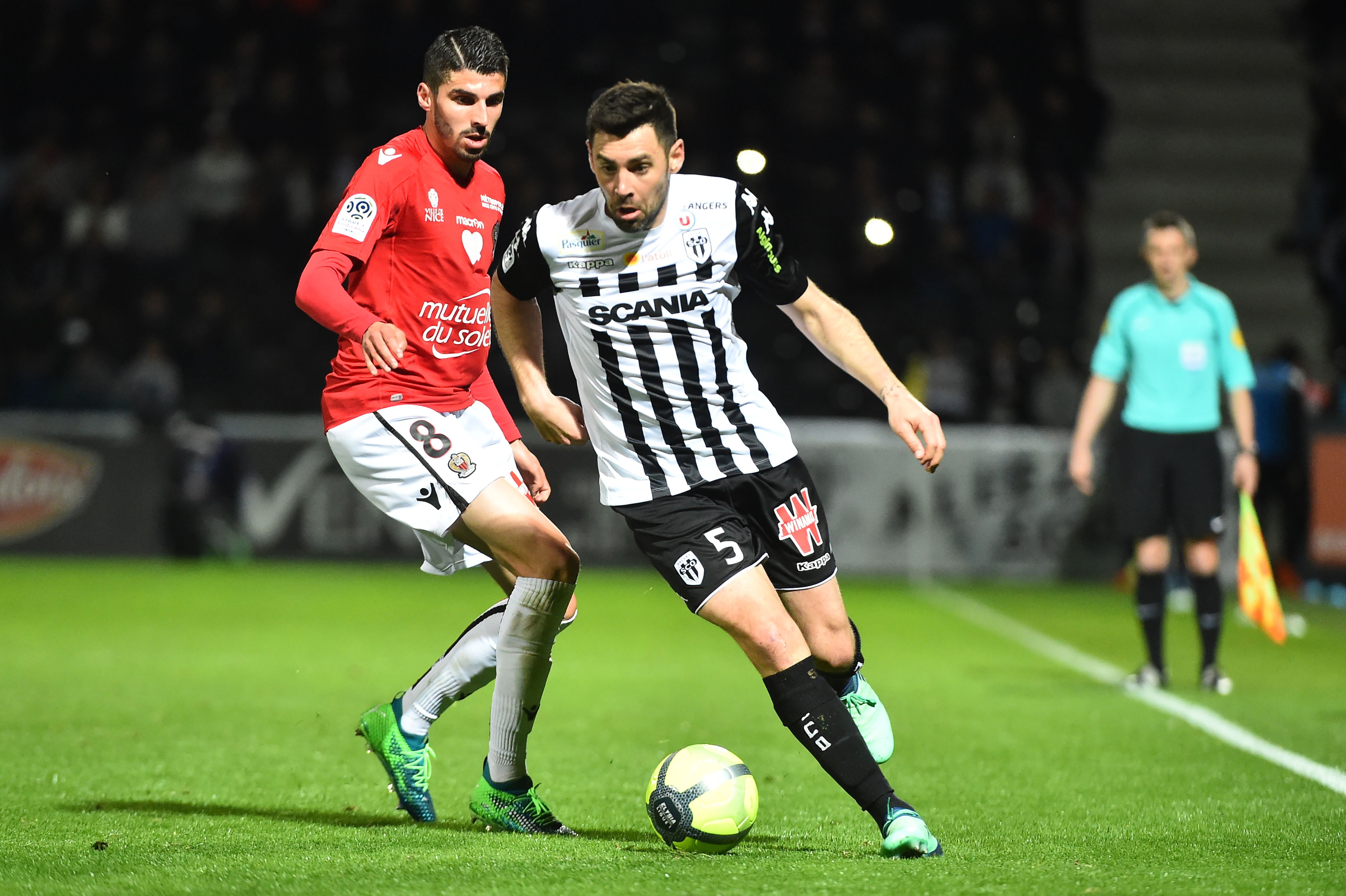 赛前里昂备战法甲，手感冰凉细节曝光，球迷炸锅，心理建设被强调的简单介绍