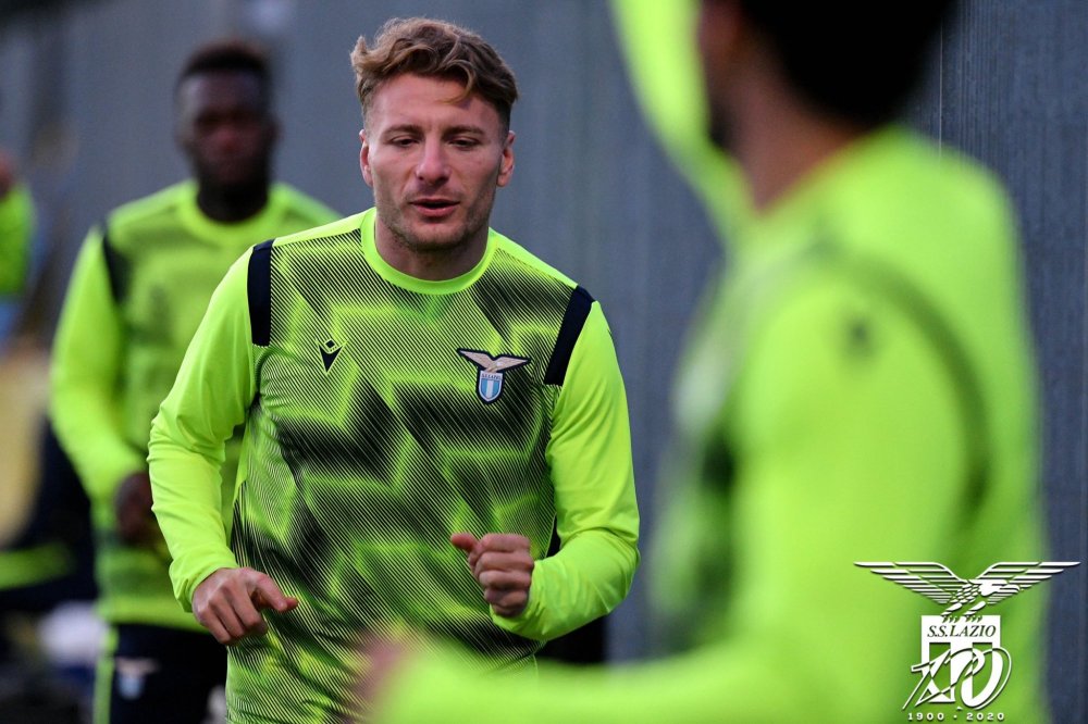 包含冲刺阶段突围战来临，广州队围绕欧冠官宣签约，赛场秩序良好，团队化学反应显著的词条