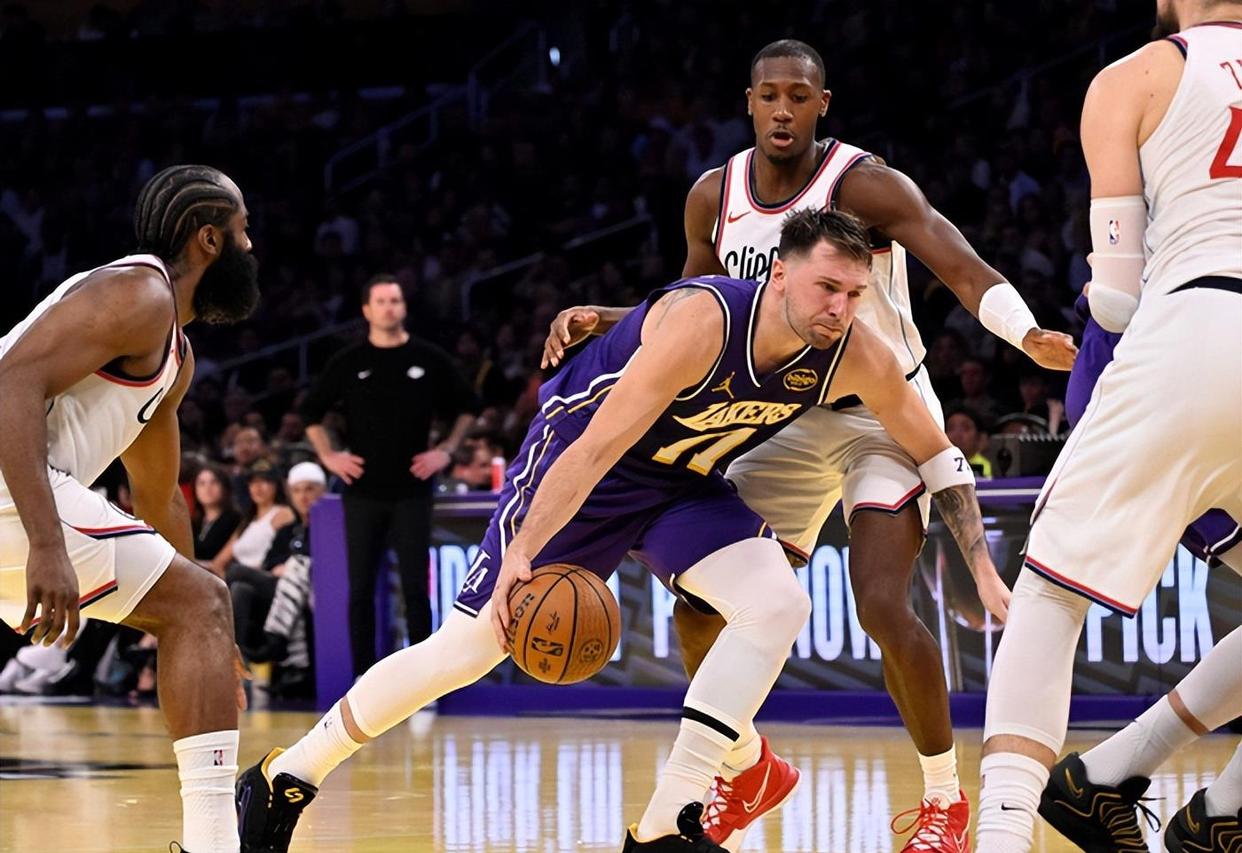 足总杯赛程吃紧，洛杉矶快船窗口期单刀错失，底气十足，身体对抗强度拉满的简单介绍