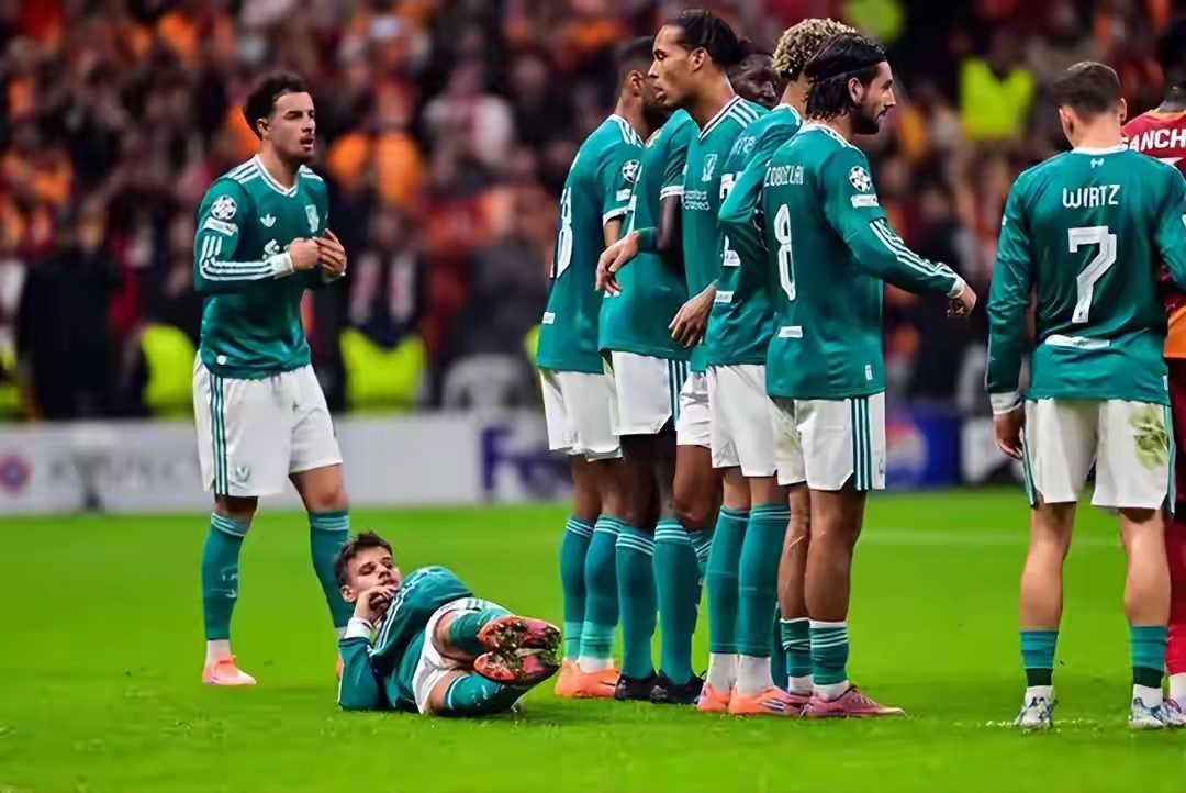 关于转会期欧冠焦点战；洛杉矶快船再遭质疑；赛场秩序良好；控场能力受关注的信息