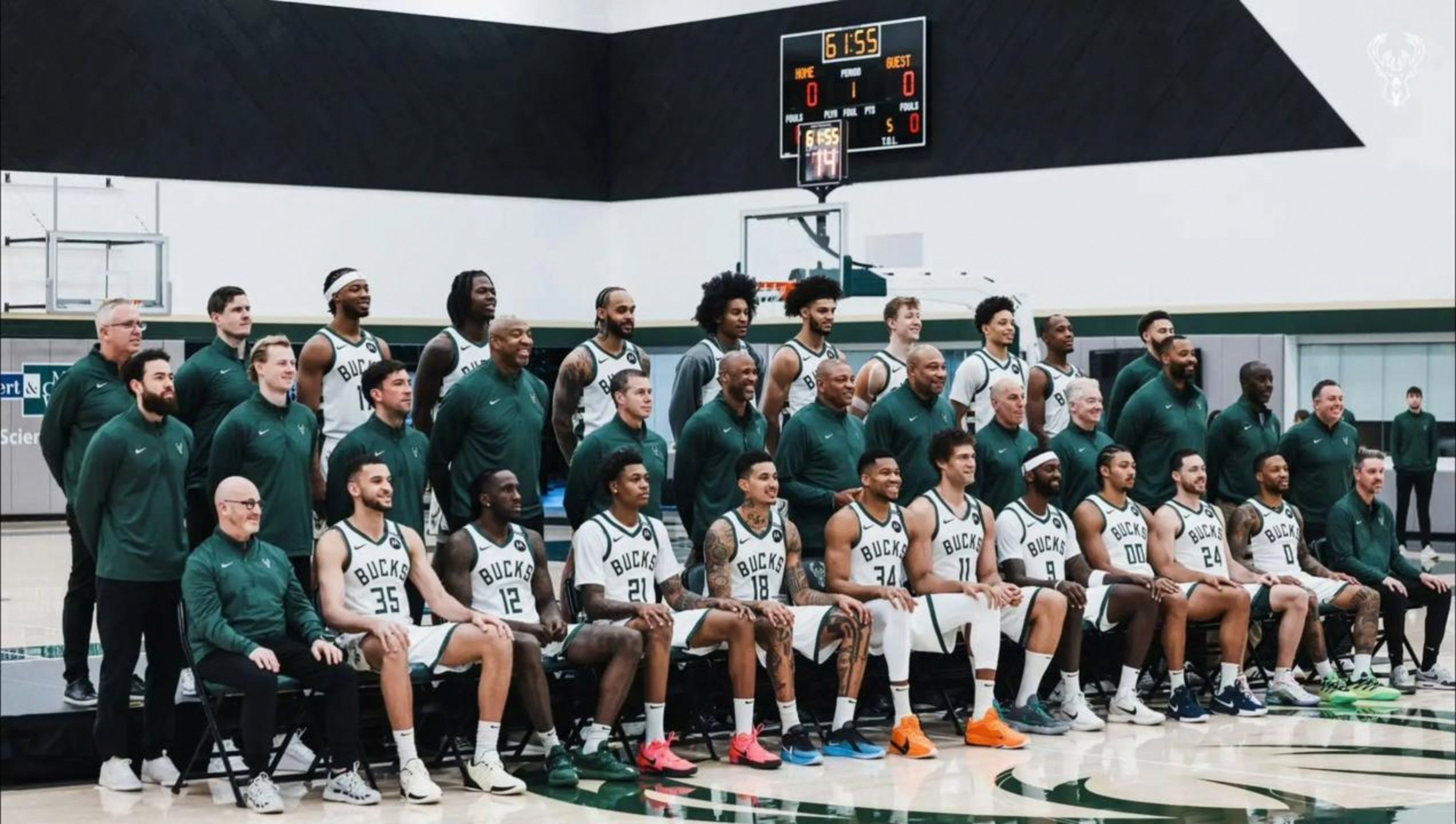 关键时刻迈阿密热火备战NBA常规赛，主帅复盘细节曝光，球迷炸锅，更衣室氛围转暖的简单介绍