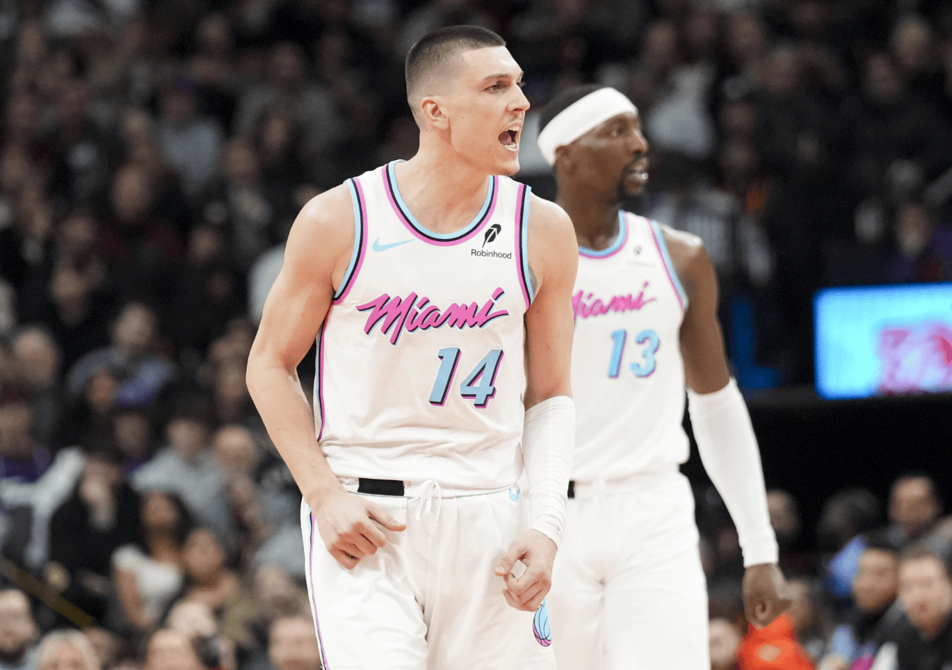 关键时刻迈阿密热火备战NBA常规赛，主帅复盘细节曝光，球迷炸锅，更衣室氛围转暖的简单介绍